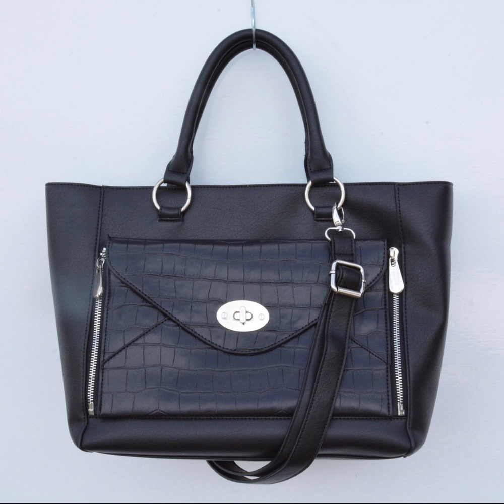 Faux leather tote bag with zip away clucth